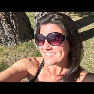 Meet your Posher, Pam